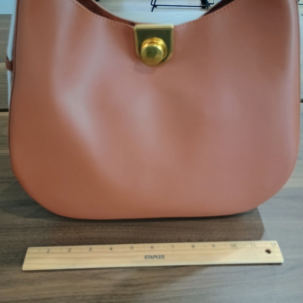 Amazon Essentials Tan Shoulder Bag - Picture 2 of 8